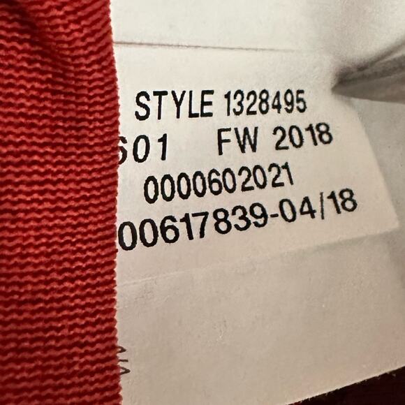 Under Armour UA Tech HEATGEAR 1/2 Zip Long Sleeve Size M Style # 1328495 - Picture 4 of 8